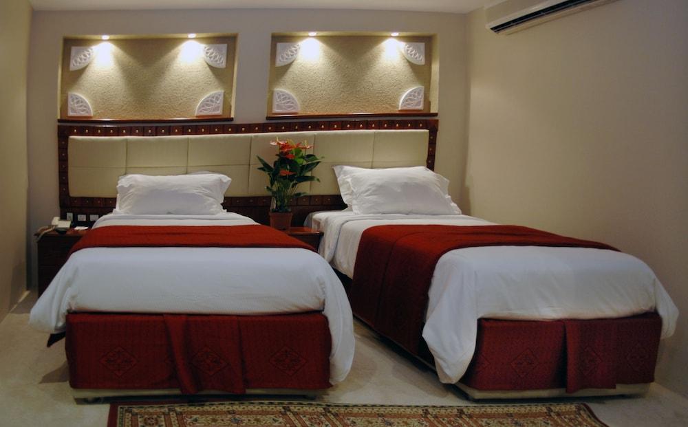 Al Liwan 4*